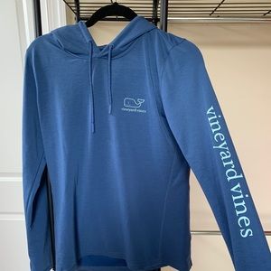 Vineyard vines performance top